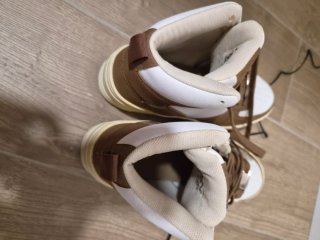 Zapatillas altas Bershka marrones y blancas