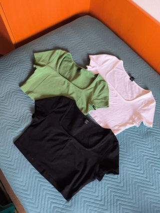 3 Camisetas Crop Top Escote Cuadrado