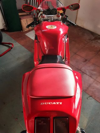 Ducati 748 s Roja