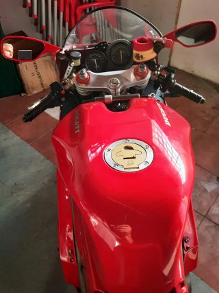 Ducati 748 s Roja