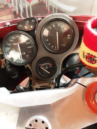 Ducati 748 s Roja