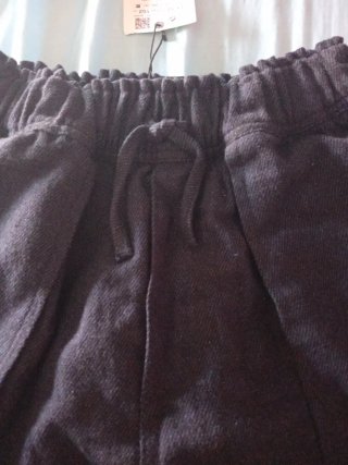 Pantalón largo con bolsillos