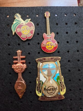 4 Pins Hard Rock Cafe
