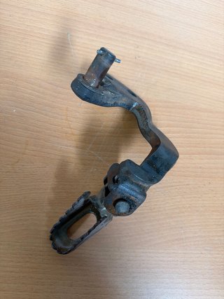 Estribera y Soporte Delntro drch Yamaha XT 600 91