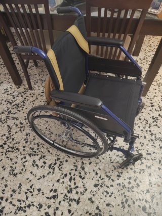 Silla de ruedas seminueva