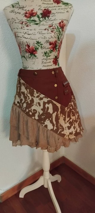 Falda corta diseño patchwork