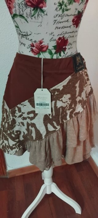 Falda corta diseño patchwork