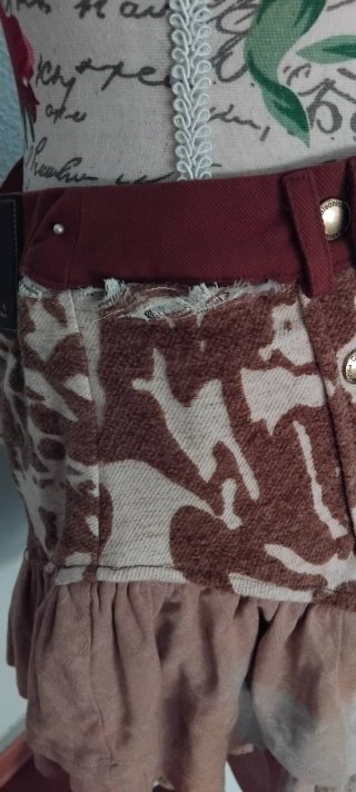 Falda corta diseño patchwork