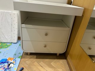 Cómoda cambiador MYLLRA + colchoneta