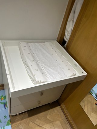 Cómoda cambiador MYLLRA + colchoneta