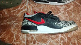 Zapatillas Jordan Negras y Azules