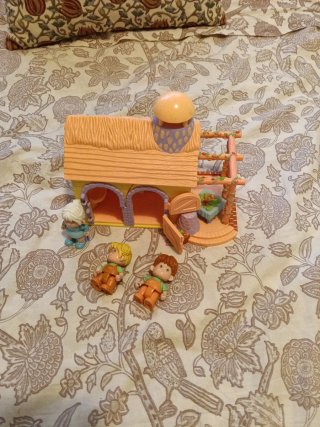 Casita Pin y Pon con figuras