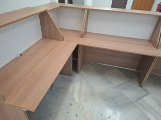 Mueble de oficina recibidor madera en buen estado