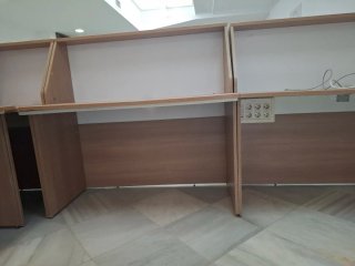 Mueble de oficina recibidor madera en buen estado