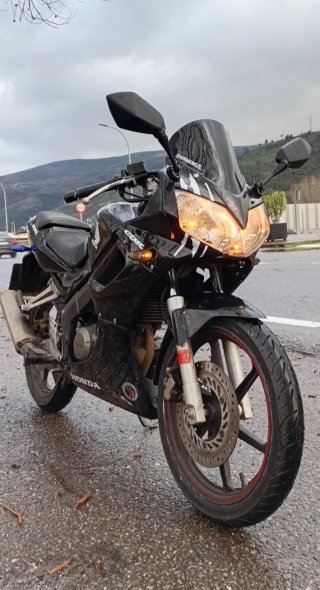 Honda CBR 125 R Sportbike Negra