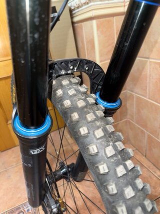 Mondraker Superfoxy Carbon RR T-L