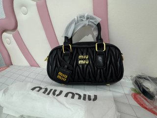Borsa Coach Rosa e Beige con Logo, Guess e Miu Miu