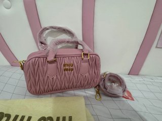 Borsa Coach Rosa e Beige con Logo, Guess e Miu Miu