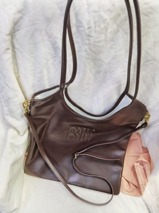 Borsa Miu Miu in pelle marrone a tracolla