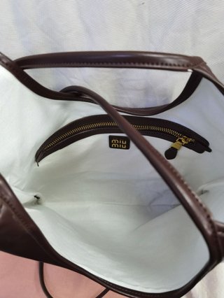 Borsa Miu Miu in pelle marrone a tracolla