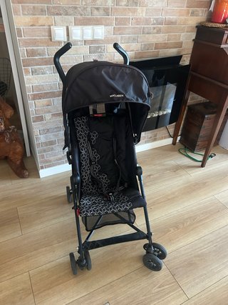 Silla de paseo Maclaren plegable tipo paraguas.