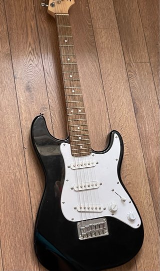 Guitarra Squier Mini Negra