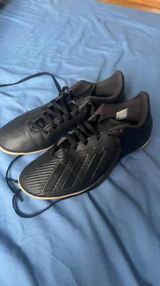 Botas de fútbol sala Adidas negras