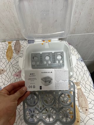 Esterilizador de biberones Nuvita