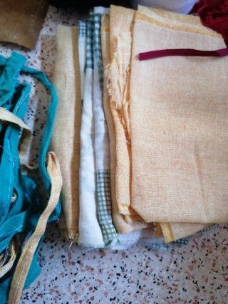 Pezzi similpelle + accessori cucito