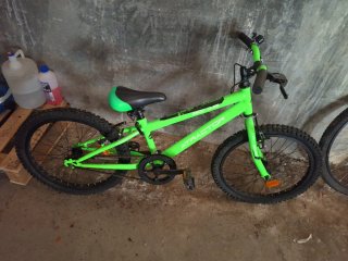 Bicicleta verde ATRACTOR