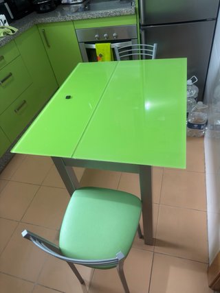 Mesa plegables con 2 sillas