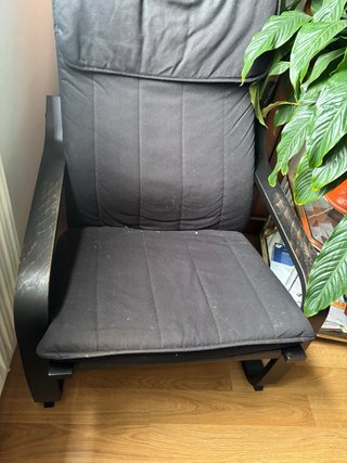 Sillón reclinable IKEA negro madera