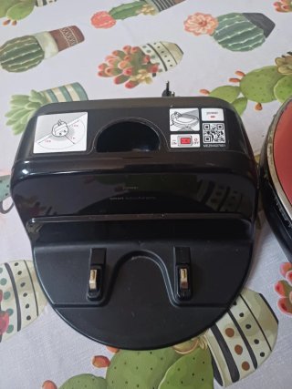 Robot Aspirador LG Hom-Bot Rojo Para despiece.