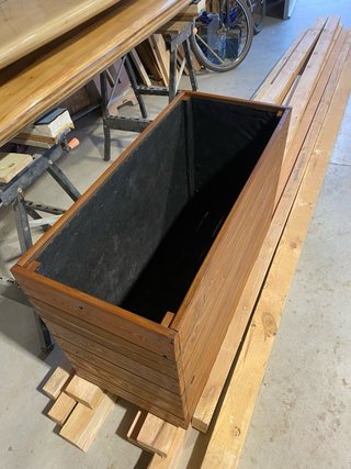 Fioriere in legno per bar