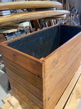 Fioriere in legno per bar