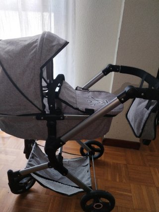 Coche de capota para muñecas gris