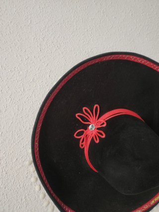 Sombrero de Mariachi Auténtico Negro y Rojo