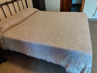 Colcha de ganchillo artesanal hecha a mano