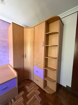 Cama juvenil y muebles de habitación