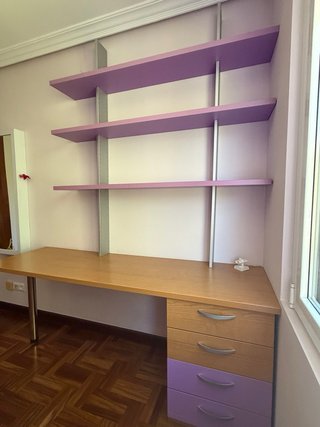 Cama juvenil y muebles de habitación