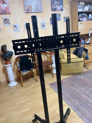 Soporte TV con ruedas