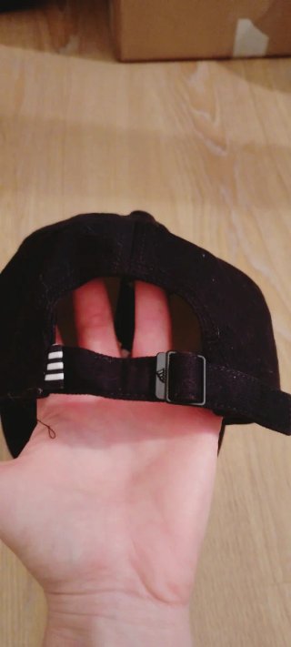 Cappellino Adidas nero con strisce