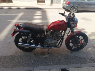 Yamaha 400Y Naked Roja