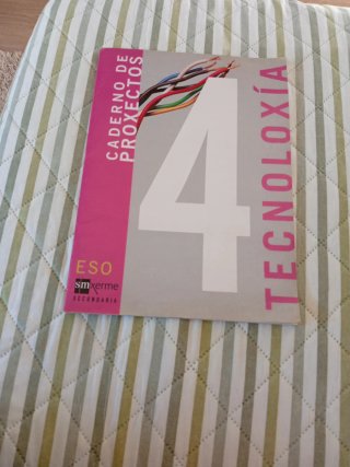 Cuadernos de proyectos y libro Física/quím. 4°eso