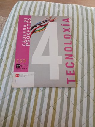 Cuadernos de proyectos y libro Física/quím. 4°eso