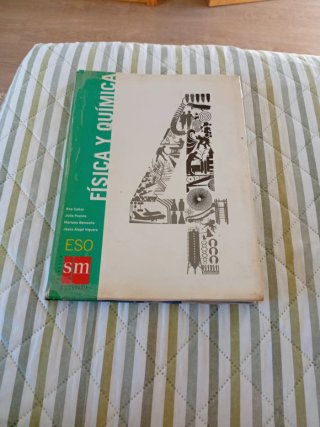 Cuadernos de proyectos y libro Física/quím. 4°eso