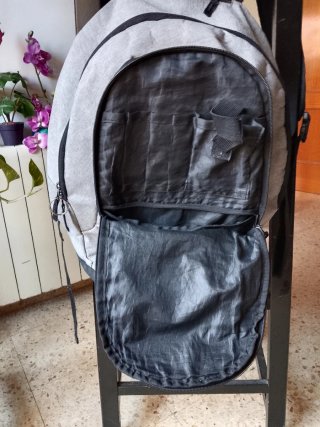 Mochila escolar gris