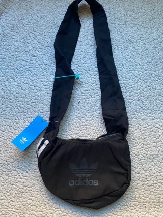 Riñonera Adidas Negra
