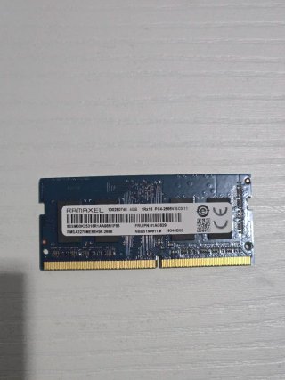 Pacchetto 2 Memorie RAM DDR4 Crucial e Ramaxel