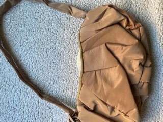 Riñonera Adidas Beige y Dorada